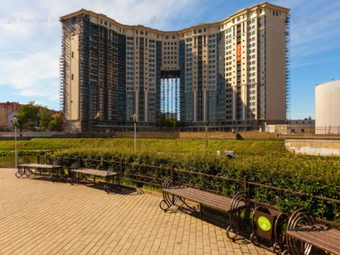 Дом в щелково. Astrum Residence Щелково. ЖК Astrum Residence. Заброшенный ЖК Аструм Щелково. ЖК дом на набережной Щелково.